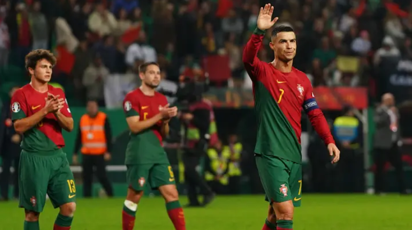 Read more about the article Portugal vence a Islândia por 2-0 e soma dez vitórias em dez jogos de qualificação